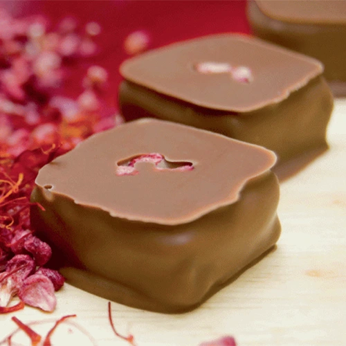 53467435745756 شکلات زعفرانی